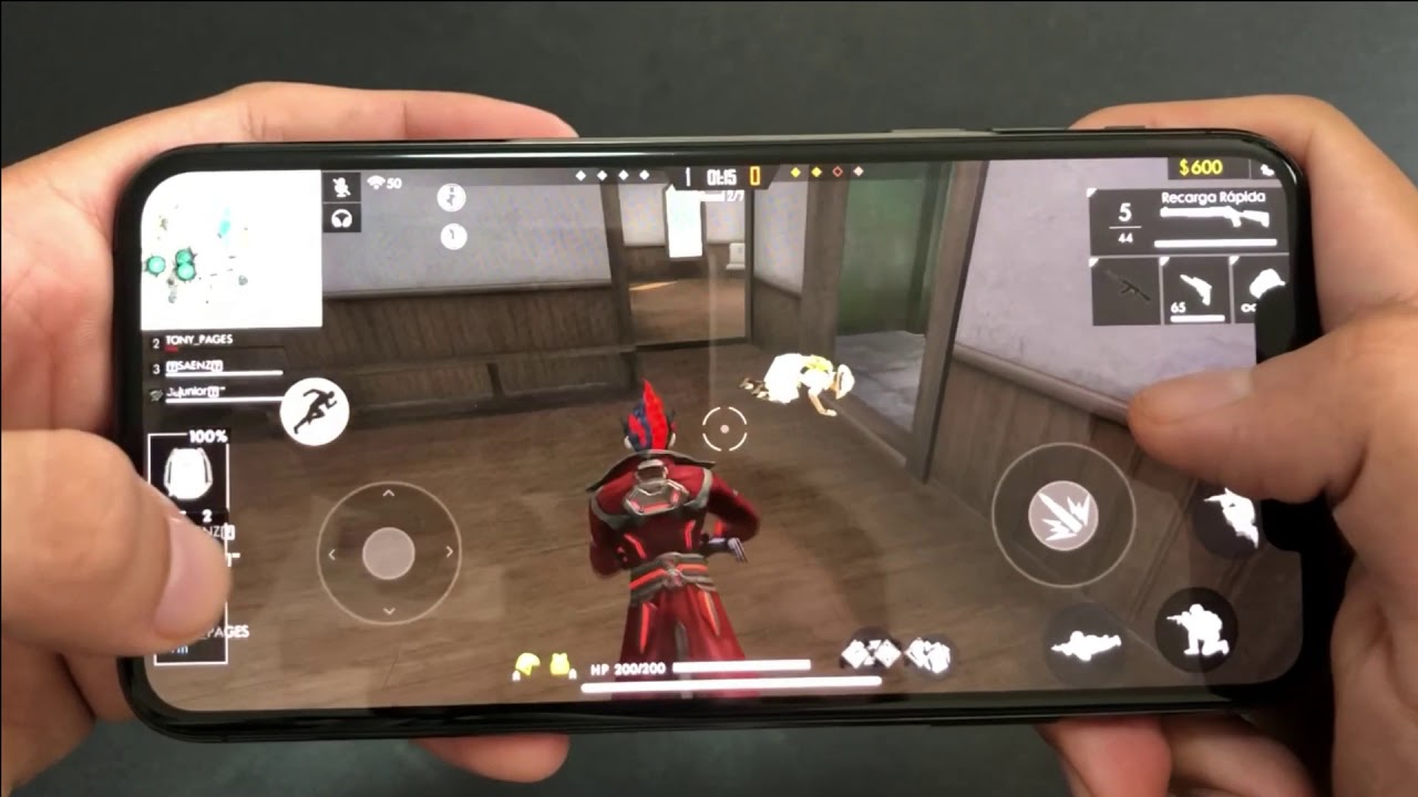 JUGANDO FREE FIRE EN IPHONE 11 PRO MAX  ULTRA HD?