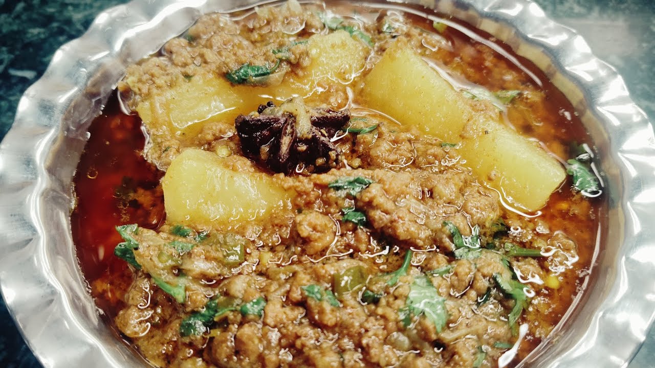 Sunday special keema aloo k salan so easy and tasty recipe 🤤,//सन्डे स्पेशल कीमा का सालन झट पट बनाए 