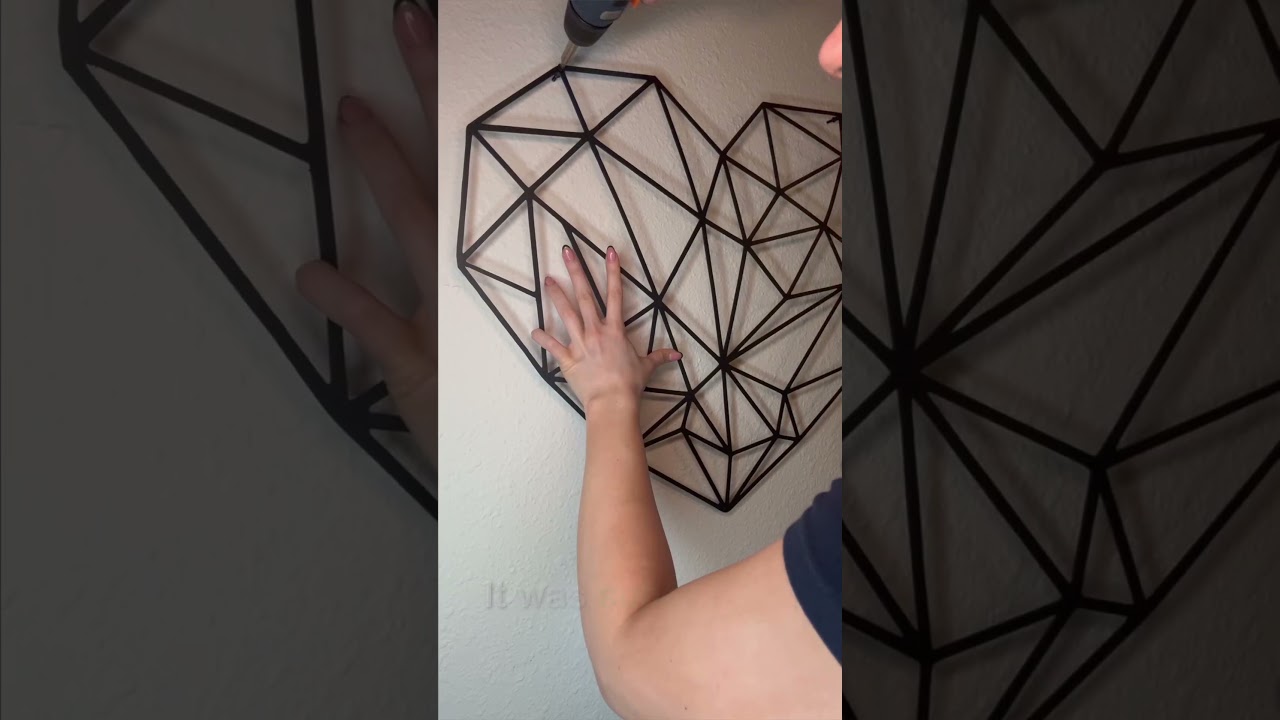 Exploring VitaHome's Geometric Heart Wall Art: A Stylish Home Decor Addition