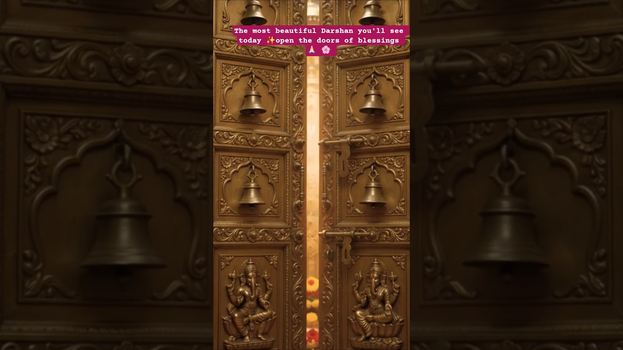 The most beautiful Darshan you'll see today ✨open the doors of blessings🙏🏻🌸 #bhakti #balaji #shorts