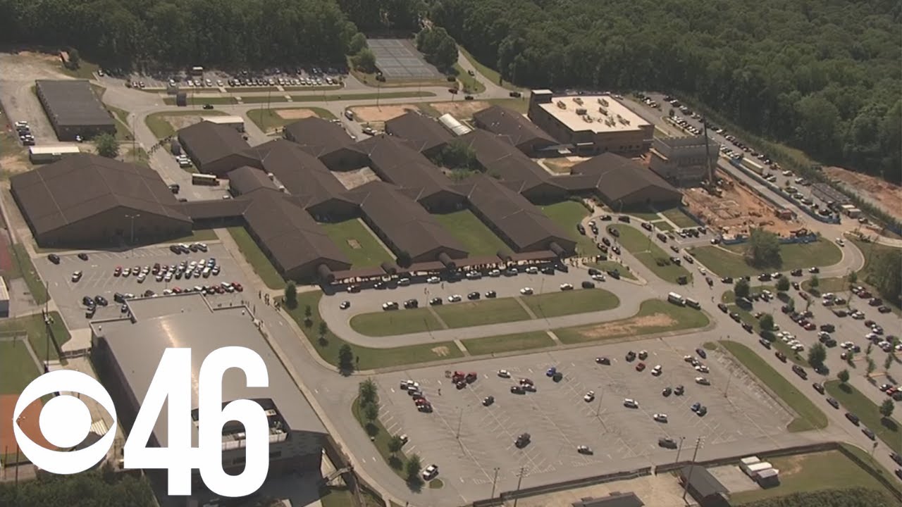 1 student injured in incident at Alexander High School in Douglasville