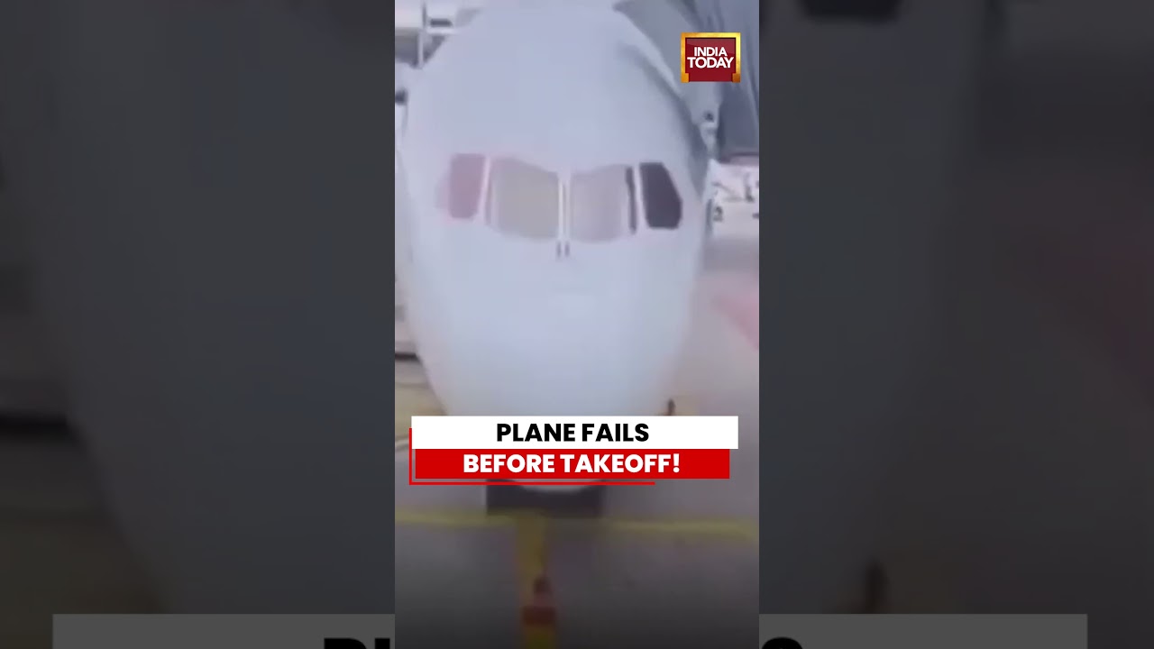 VIRAL | Parked Aircraft Suffers Sudden Landing Gear Failure | Dramatic Moment Caught on Camera