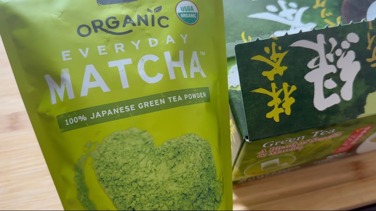 Порошок зеленого чая матча Sencha Naturals Everyday против зеленого чая Kirkland Signature в паке...