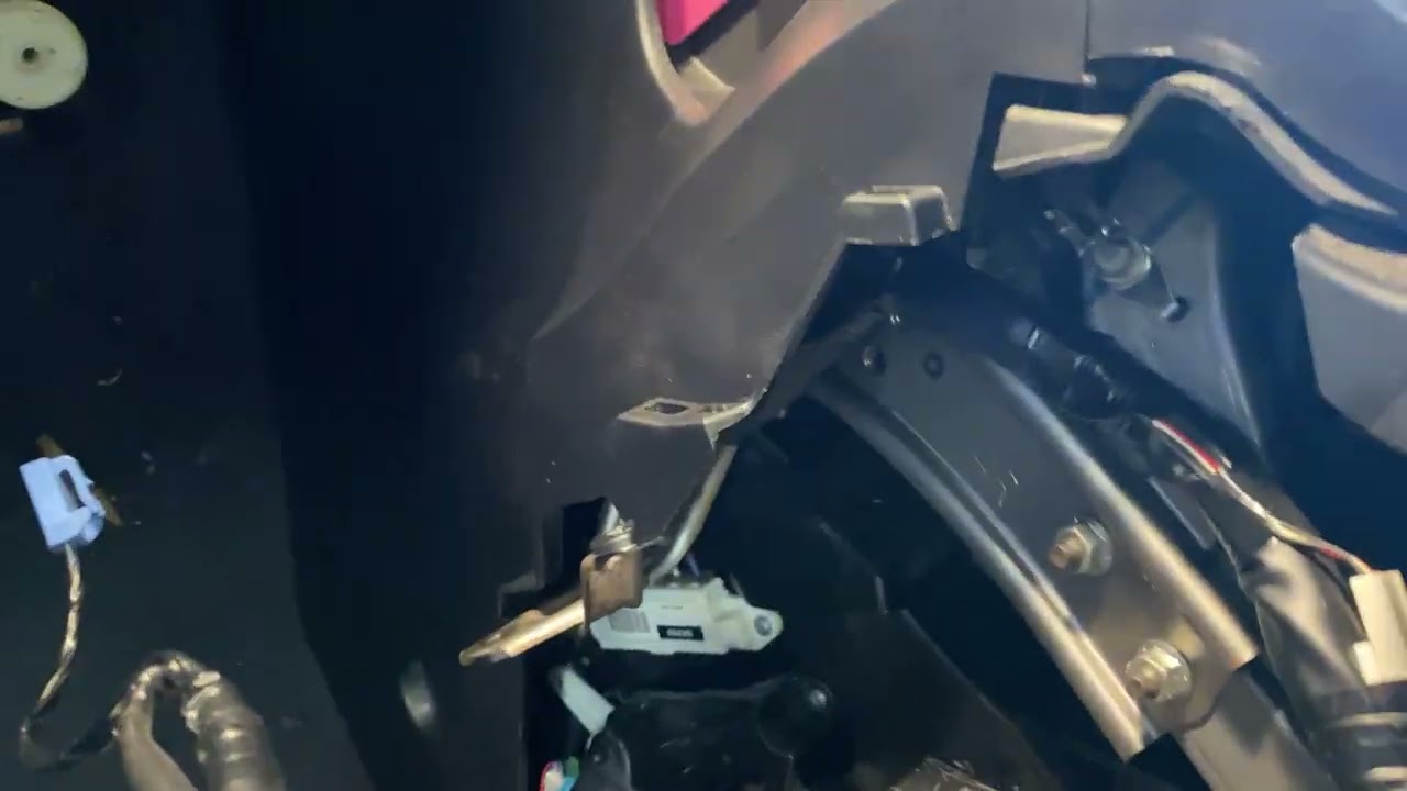 Toyota Highlander blend door actuator motor replacement passenger side not blowing hot cold