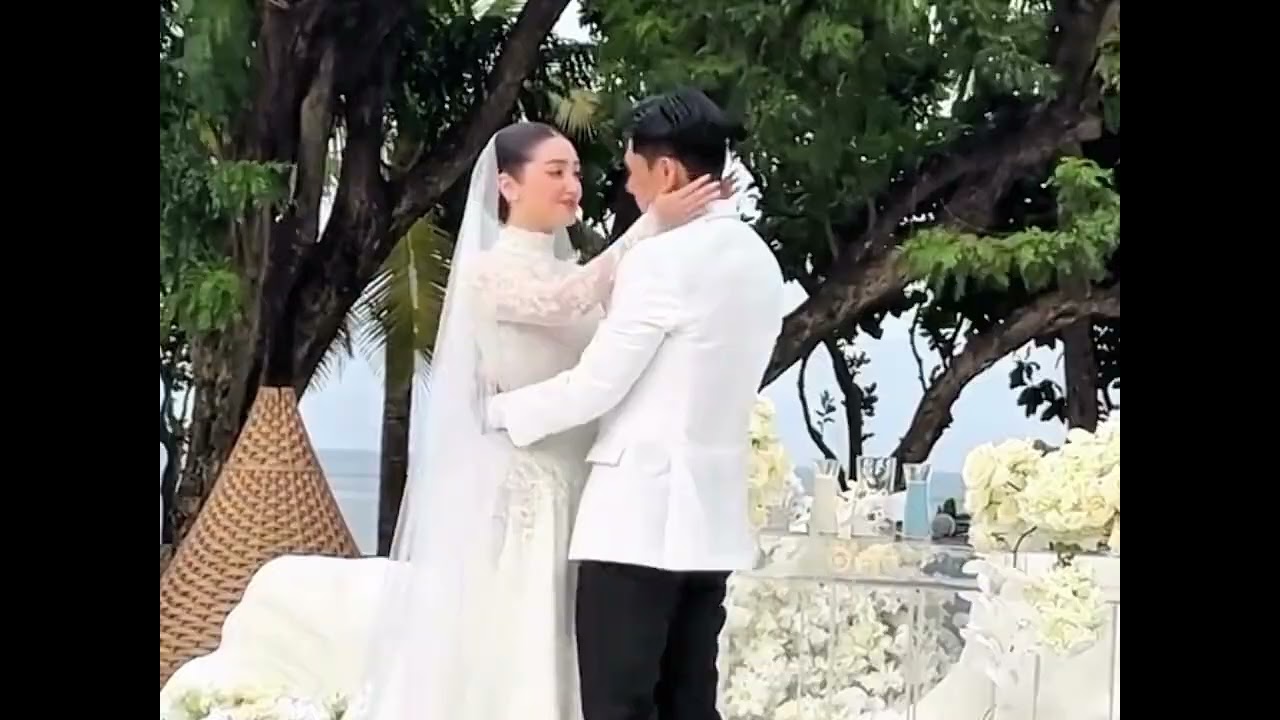 Momen Ciuman Pertama Ranti Maria & Rayn Wijaya 