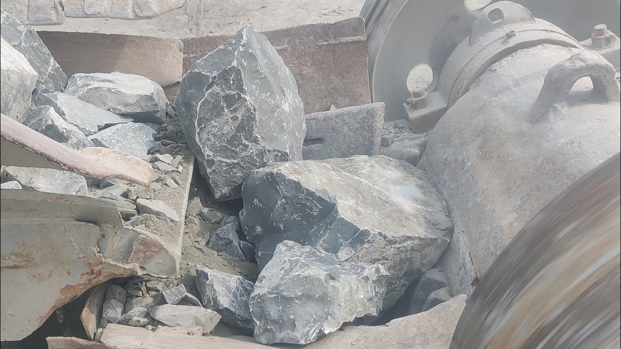 Big Stone Jammed in Crusher 😱 What Happens Next: Breaking Stone with jaw Machine