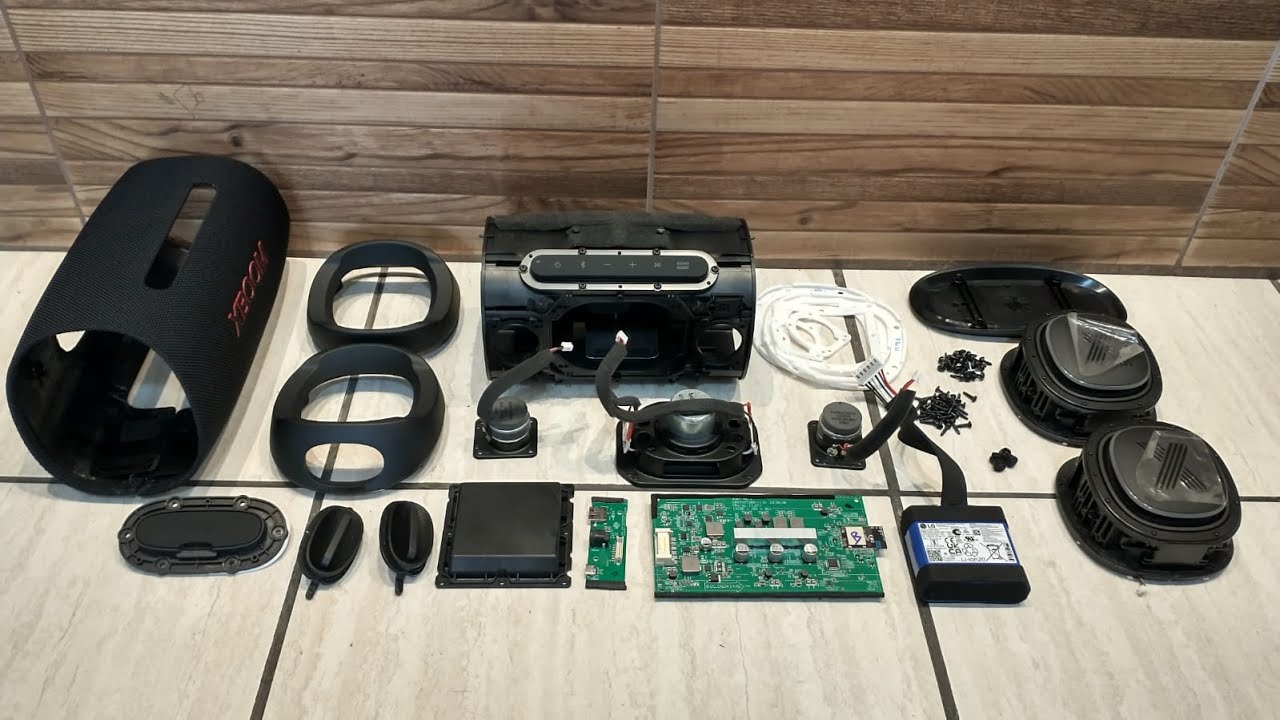 LG Xboom Go XG8T Look Inside (Disassembled) Teardown (Desmontada) Por dentro