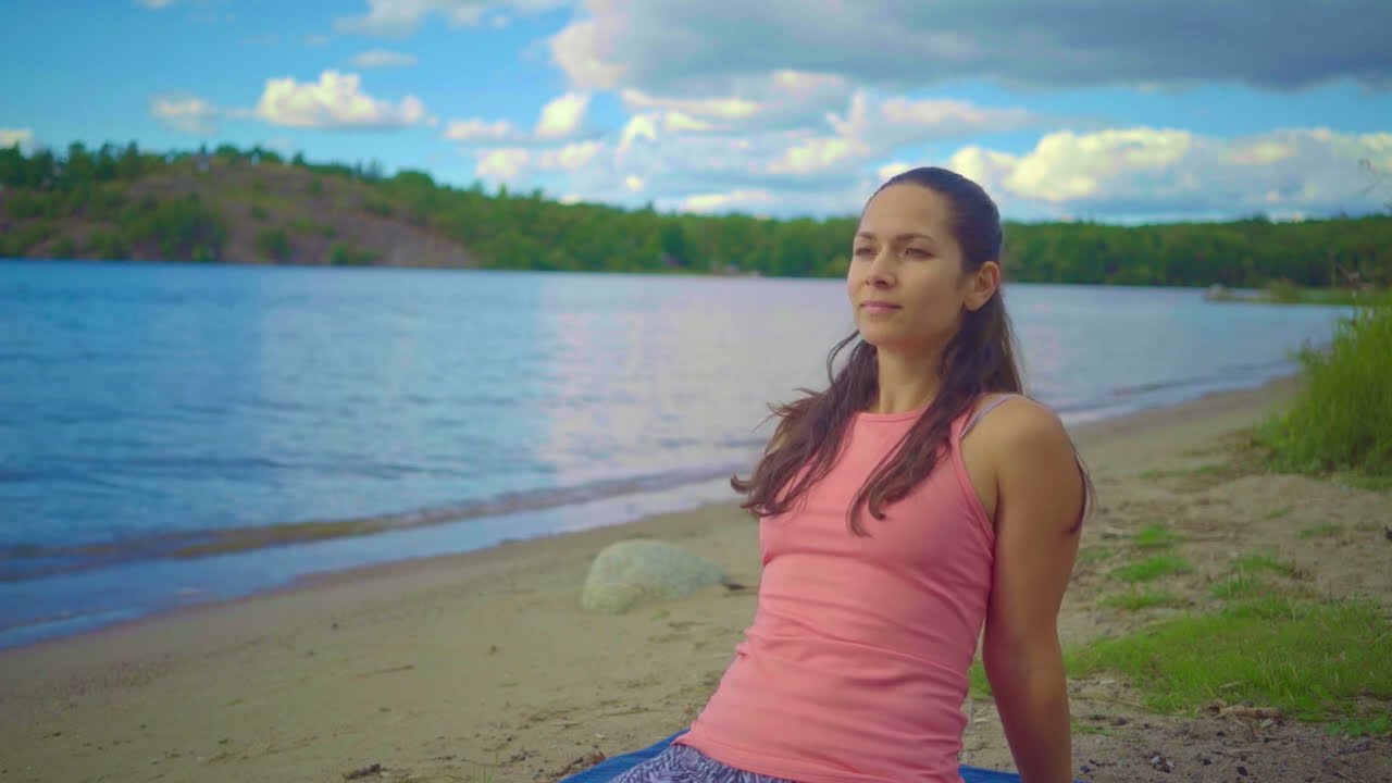 Yoga in the Swedish archipelago | For a calm mind | 15min | Wellbeing With Hanna