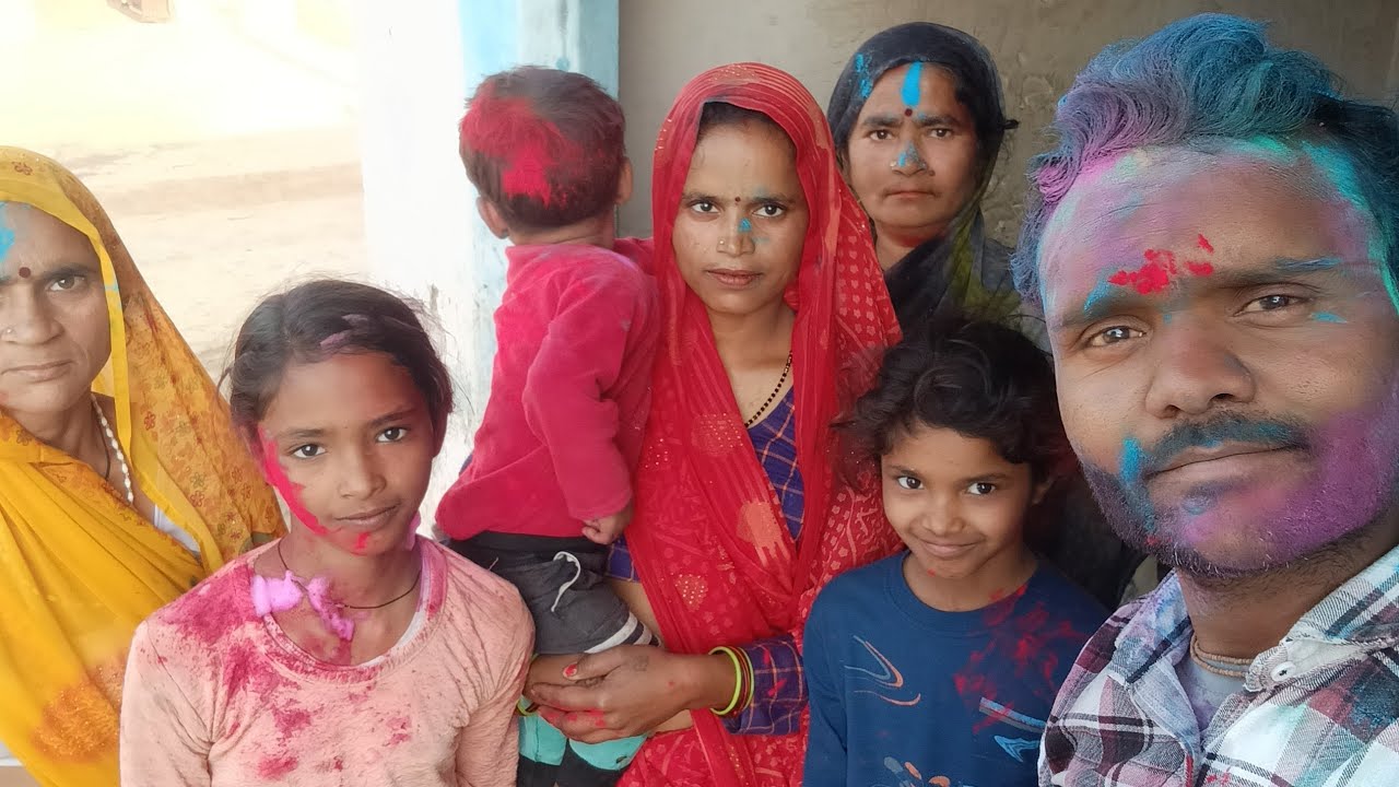 सभी हिन्दू सनातनी भाइयों को एवं देश वासियों को होली की हार्दिक शुभकामनायें राधे राधे