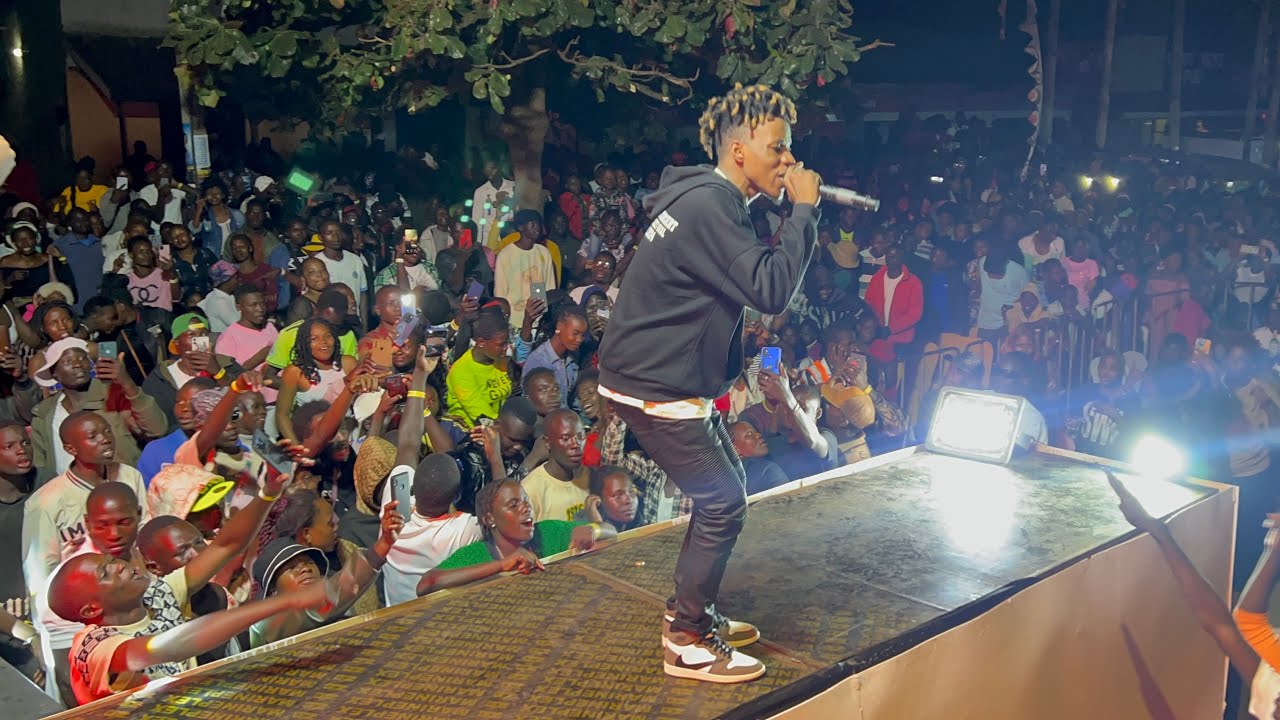 Acidic Vokoz Akabiza Abantu e’Malaba mu Mziki kwa Malaba