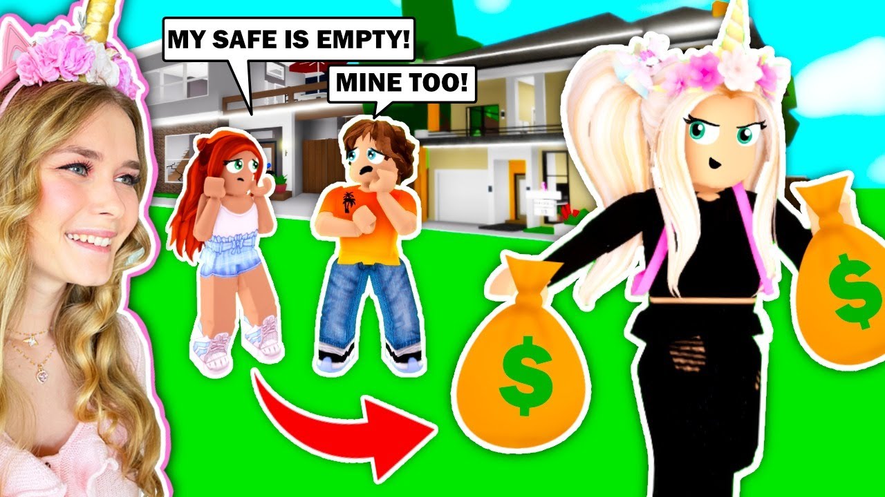 BREAKING Into EVERY HOUSE In The SERVER In Brookhaven! (Roblox)