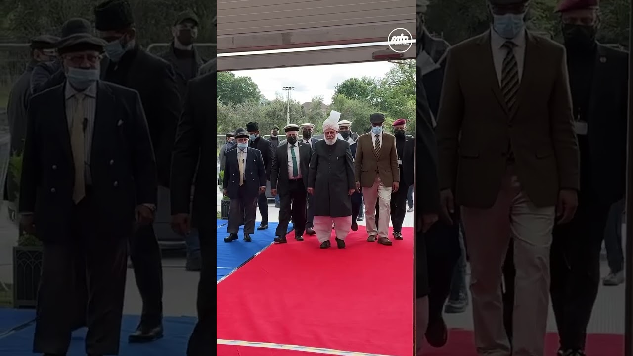 Beloved Huzoor (aba) arriving for the concluding session of the Ansarullah National Ijtema 2024