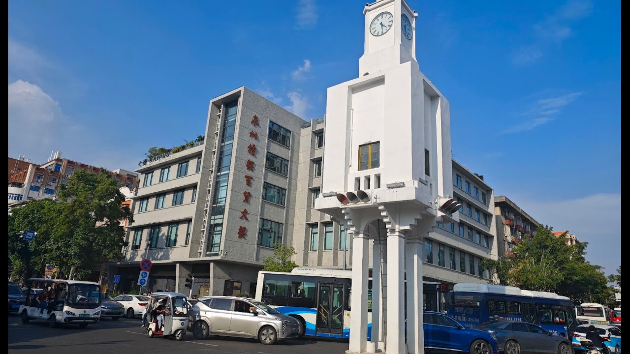 福建泉州:游玩非常有名的西街非常不错👍👍👍去安踏工厂店购物棒棒哒👍👍👍