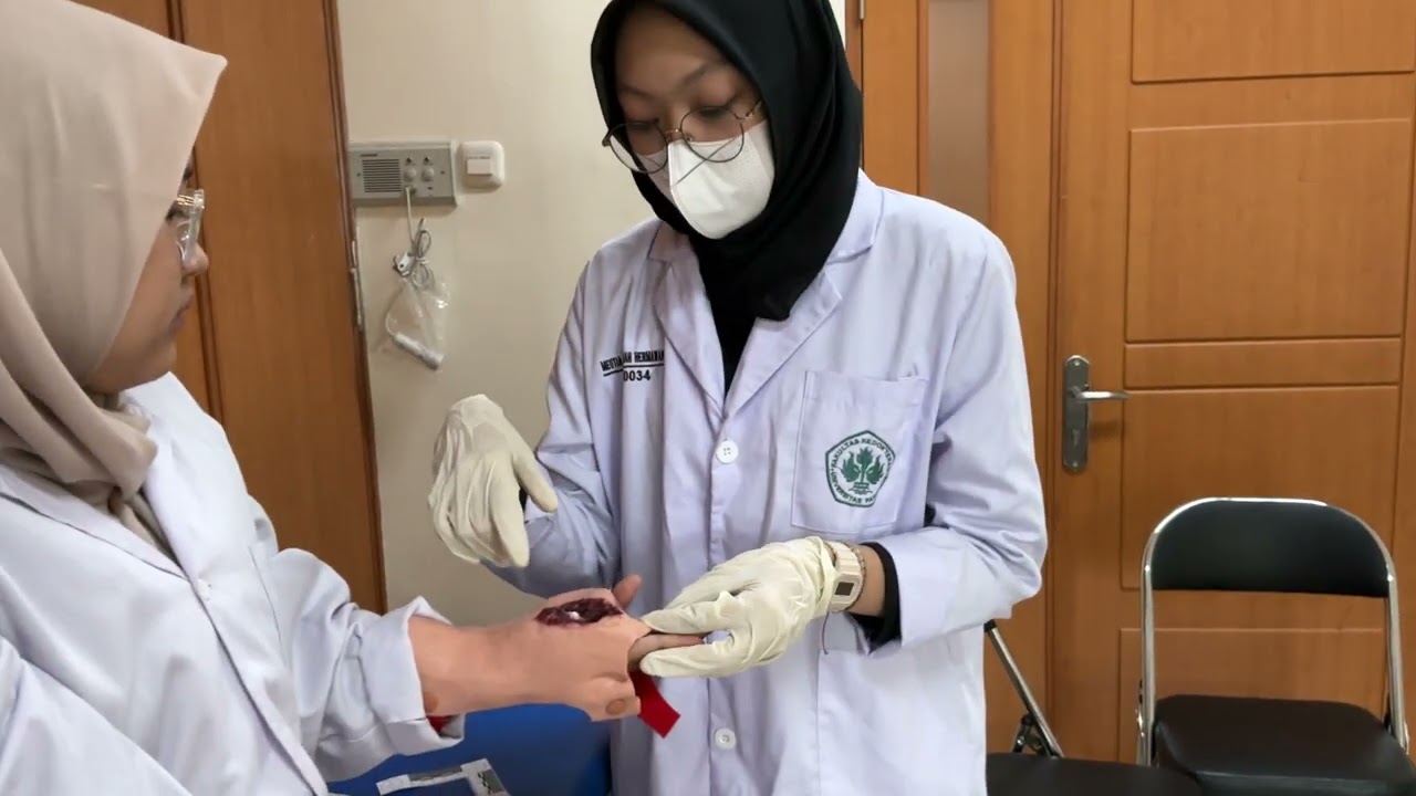 VIDEO ADEMS WEEK 1_Penilaian Luka_Meutia Aidarahmah Hermawan_250010034