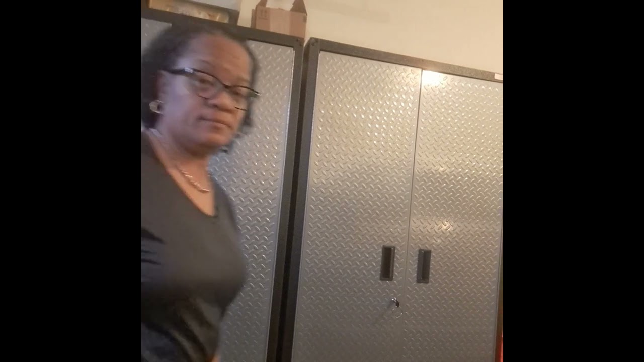 How to lock gladiator storage cabinet