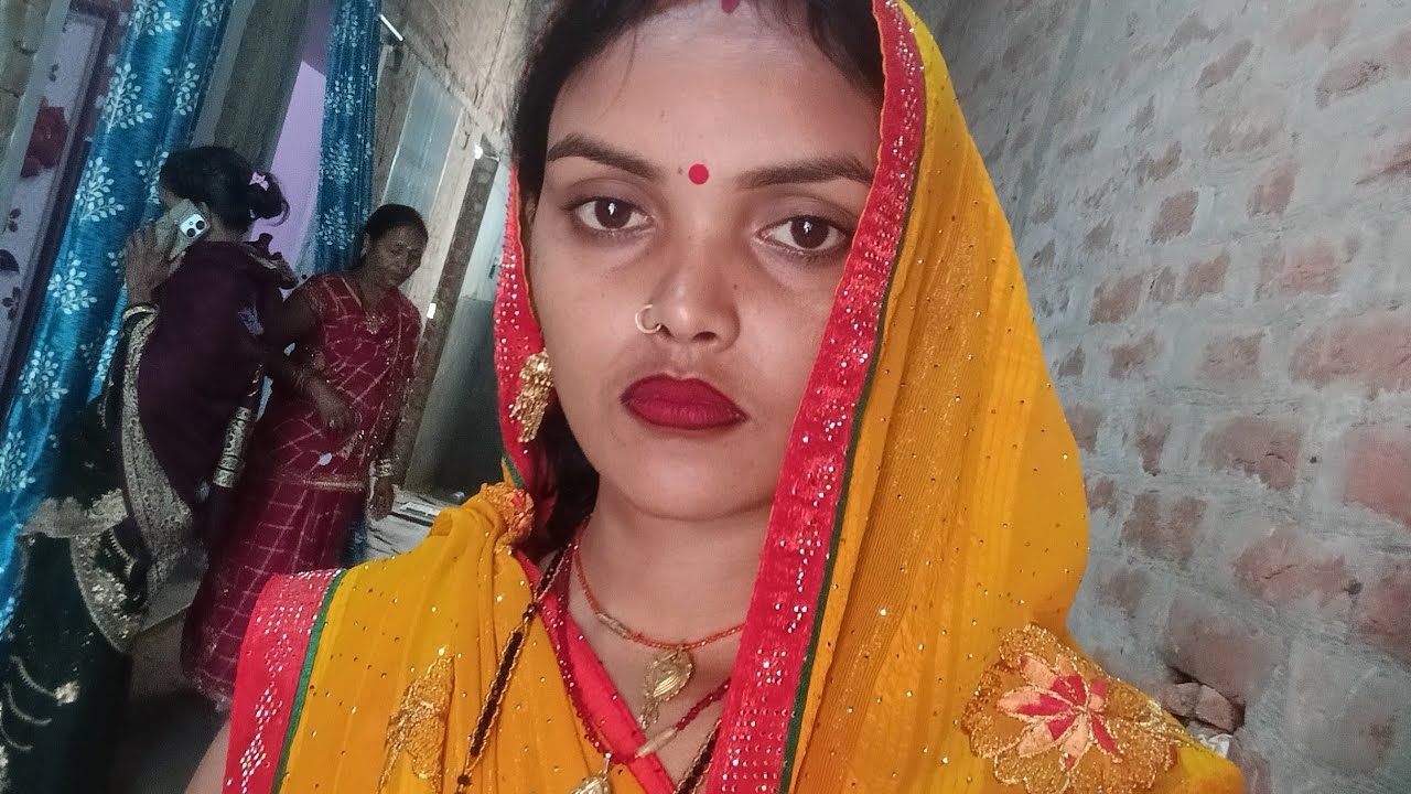 Aarohi gond is live#Radhe Radhe doston swagat hai aap sabhi ko live में