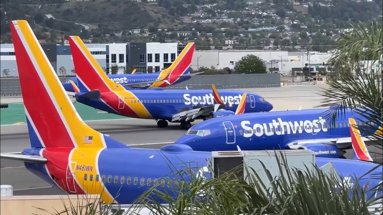 Hollywood Burbank Airport - Plane Spotting - April 25, 2025