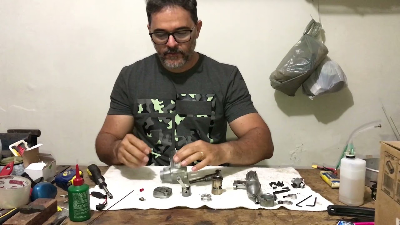 Como fazer a manutenção em um motor glow de aeromodelo