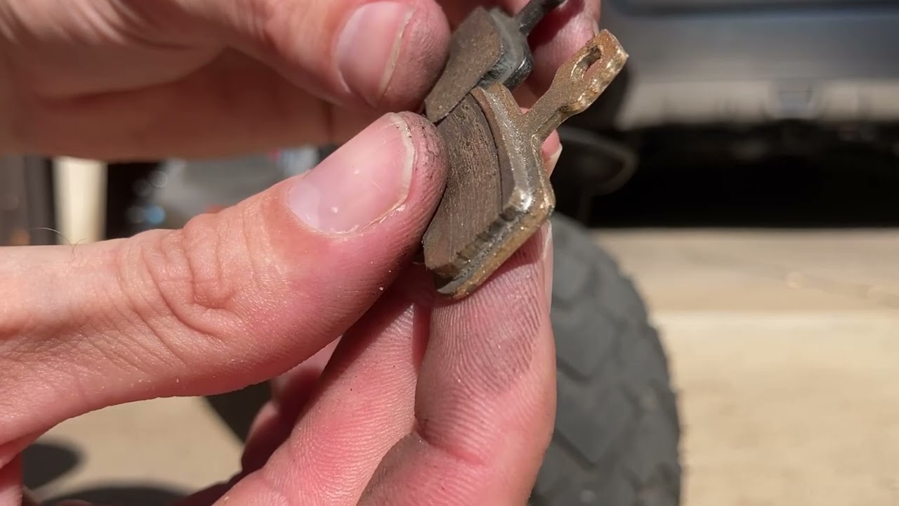 how to change varla pegasus brake pads