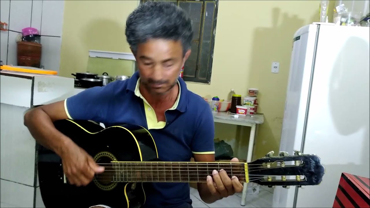 Ednaldo canta e toca perfeitamente a canção brigas do Inesquecível Altemar Dutra. Confira