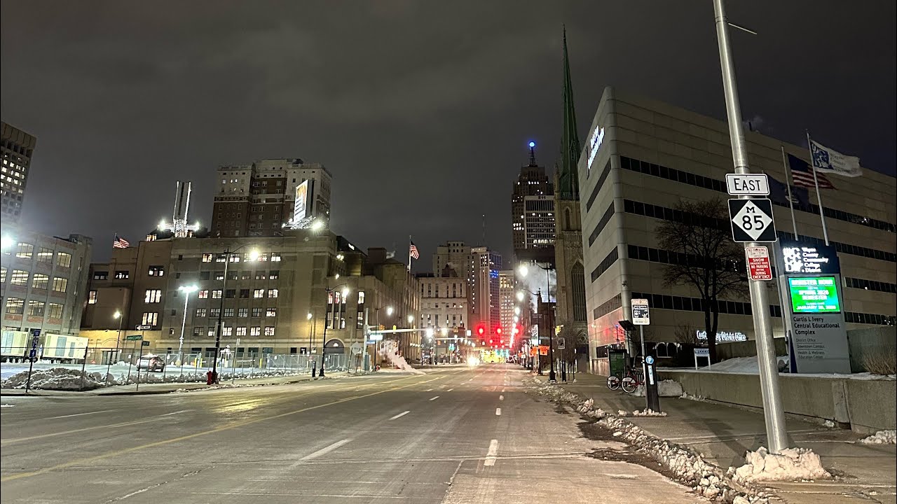 В Детройте, штат Мичиган, температура воздуха ниже нуля с учетом ветра.