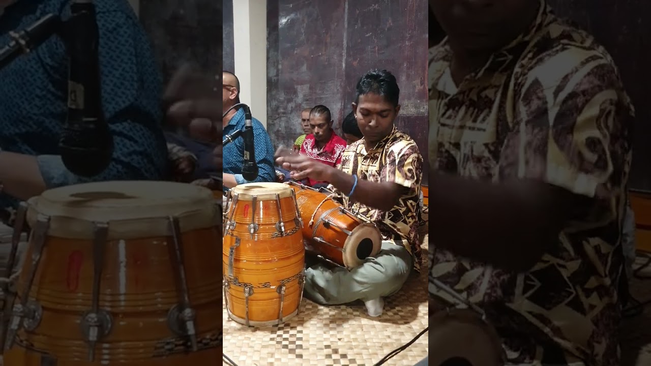 Fiji tambura bhajan by Sanjeev ( Putoon Kumar ) & dholak by Sami Sandeep . recorded by Arjesh Sami .