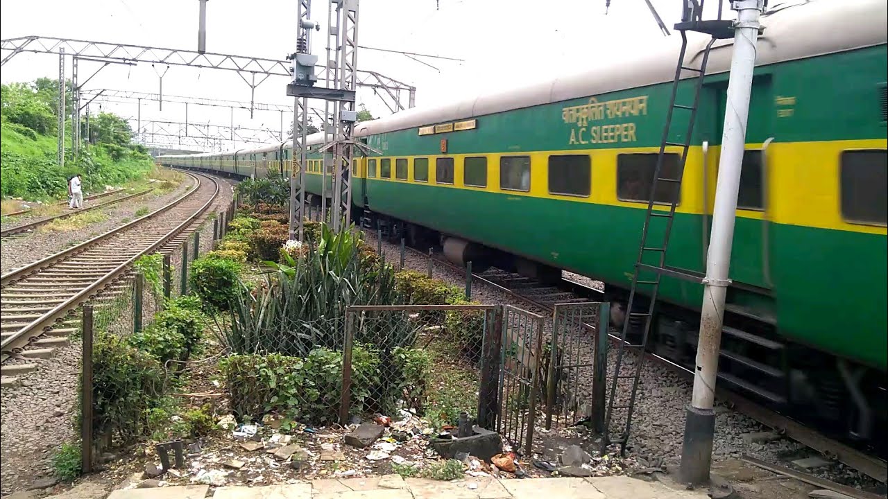 12187 Jablpur 🔁 Mumbai Garib Rath express led by Kalyan WCAM 3