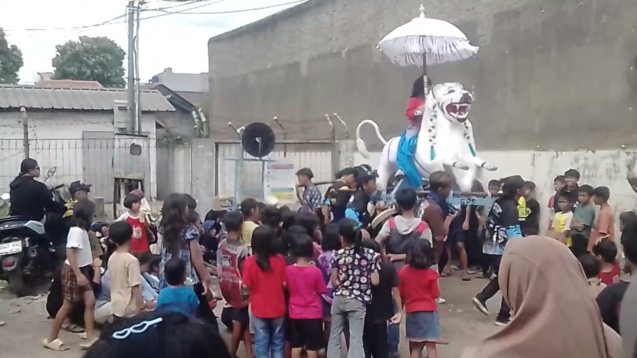 Seni reak giri putra sawargi group di dangdeur rancaekek