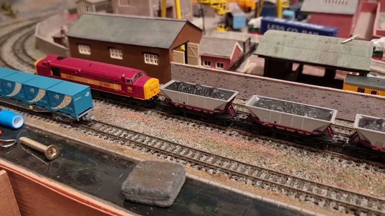 N gauge class 37 EWS .