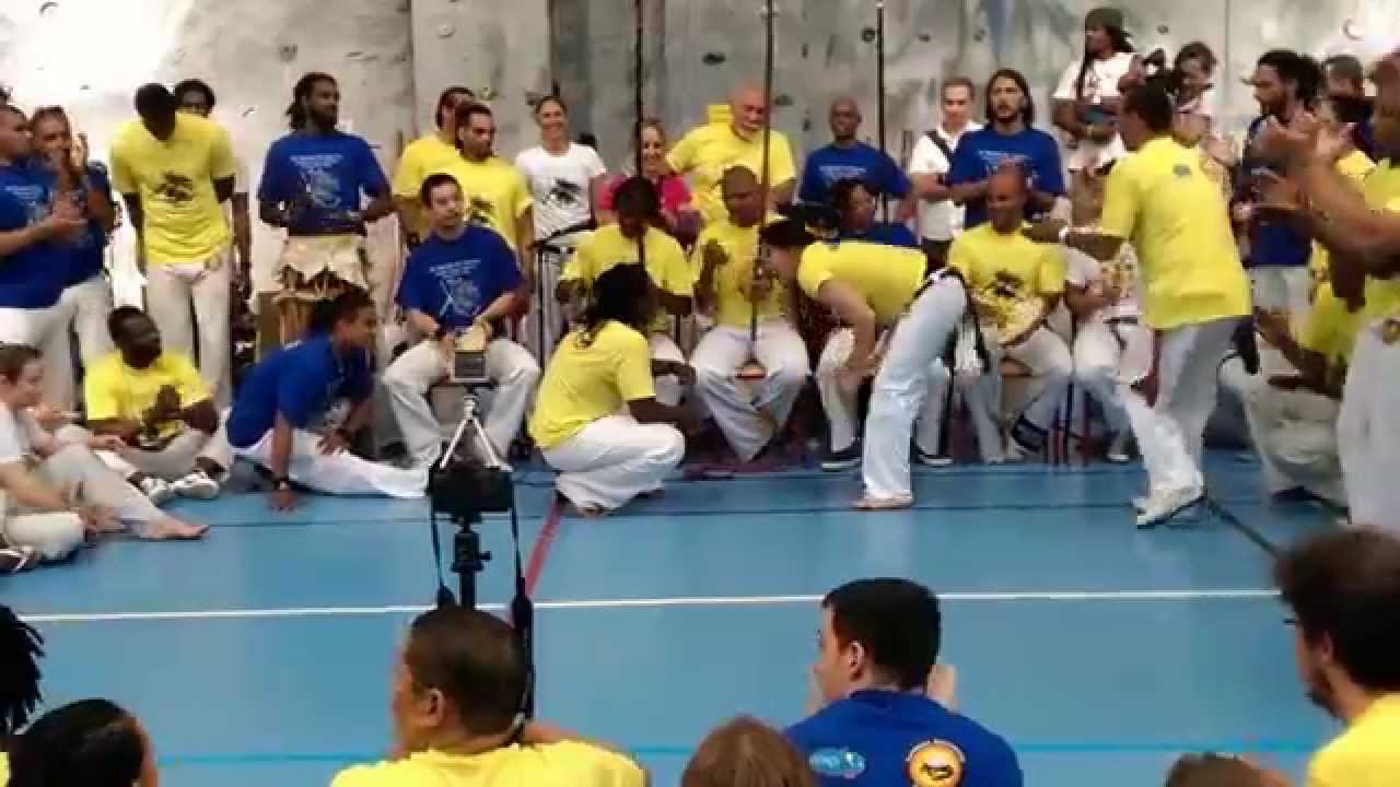 contre mestre Mascara 2 capoeira senzala 2014 mestre Torneiro  Batizado mestre Torneiro Ursula 2014