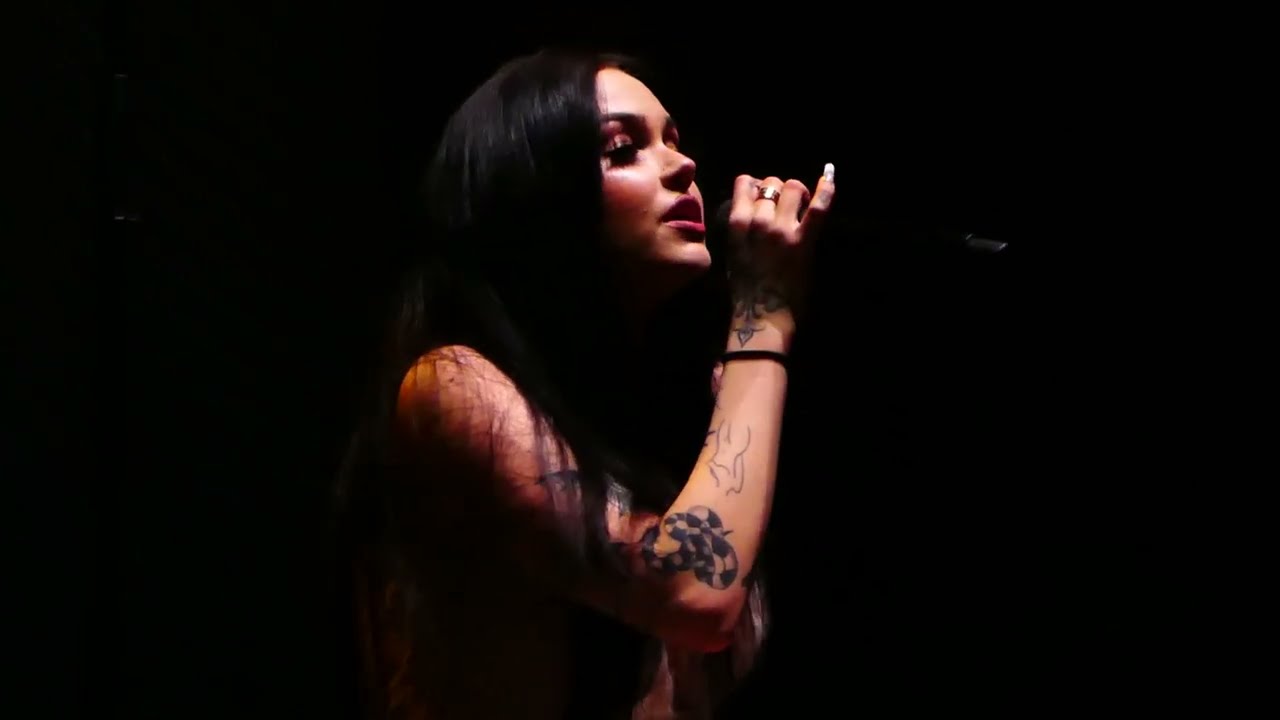 4/7 Maggie Lindemann - girl next door @ Eventim Apollo, London, England, UK 1/26/23