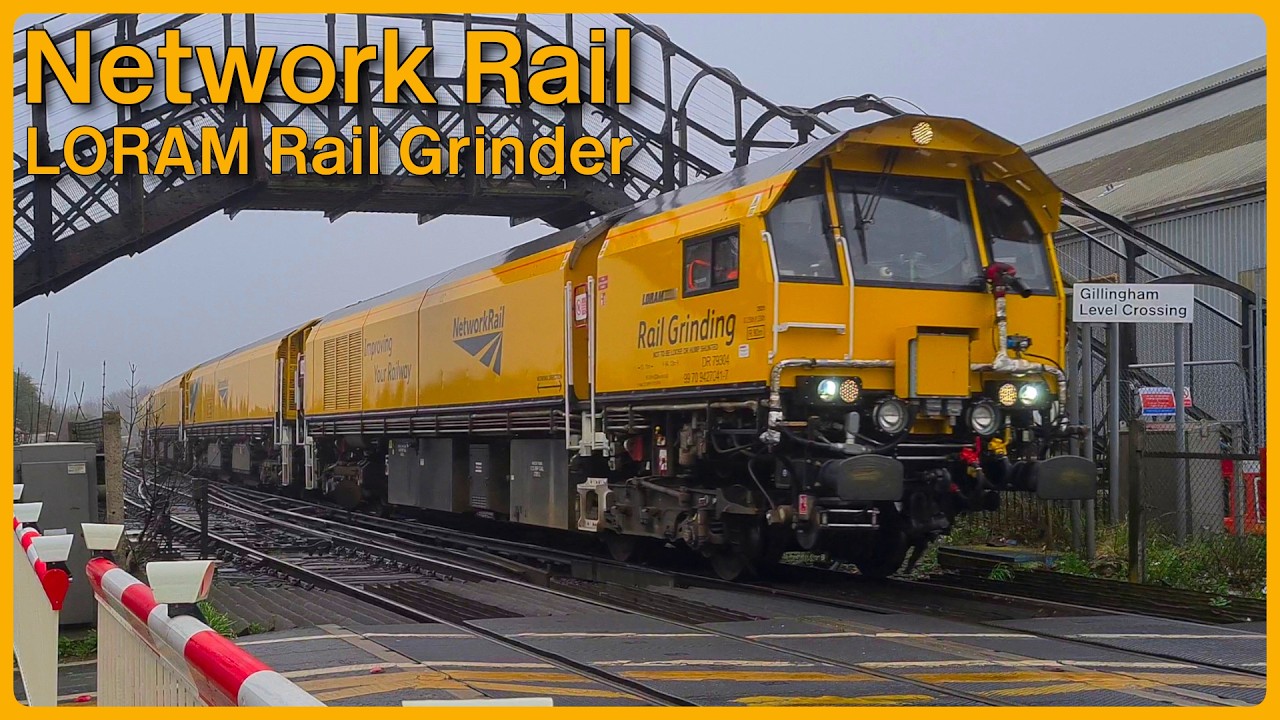 Network Rail LORAM C44 Rail Grinder (Unit 01) | Gillingham Level Crossing (4Q01)