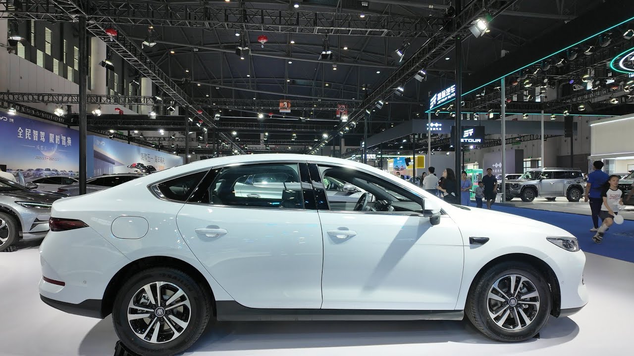2025 BYD Qin PLUS DM-i exterior and interior dynamic video (4K)