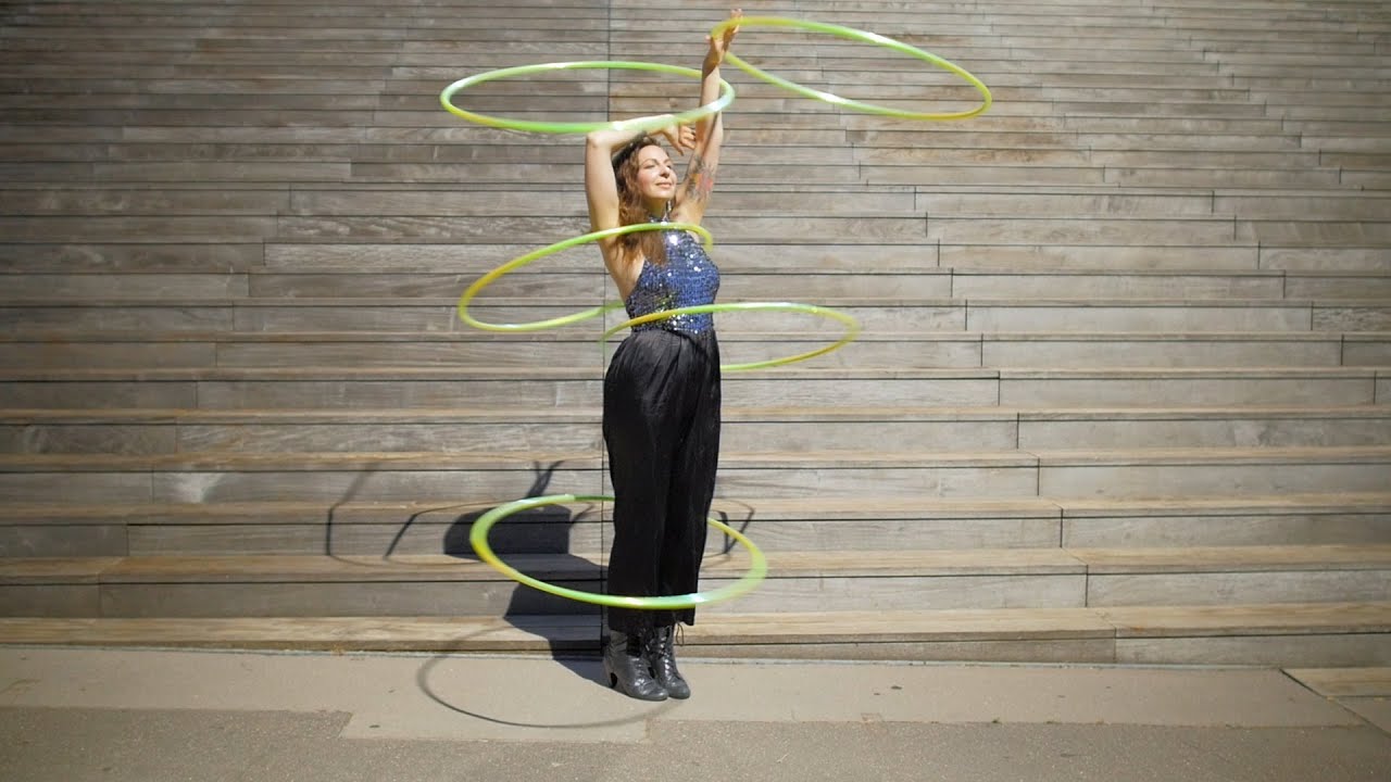 HULA HOOP ARTIST - Lila Chupa-Hoops