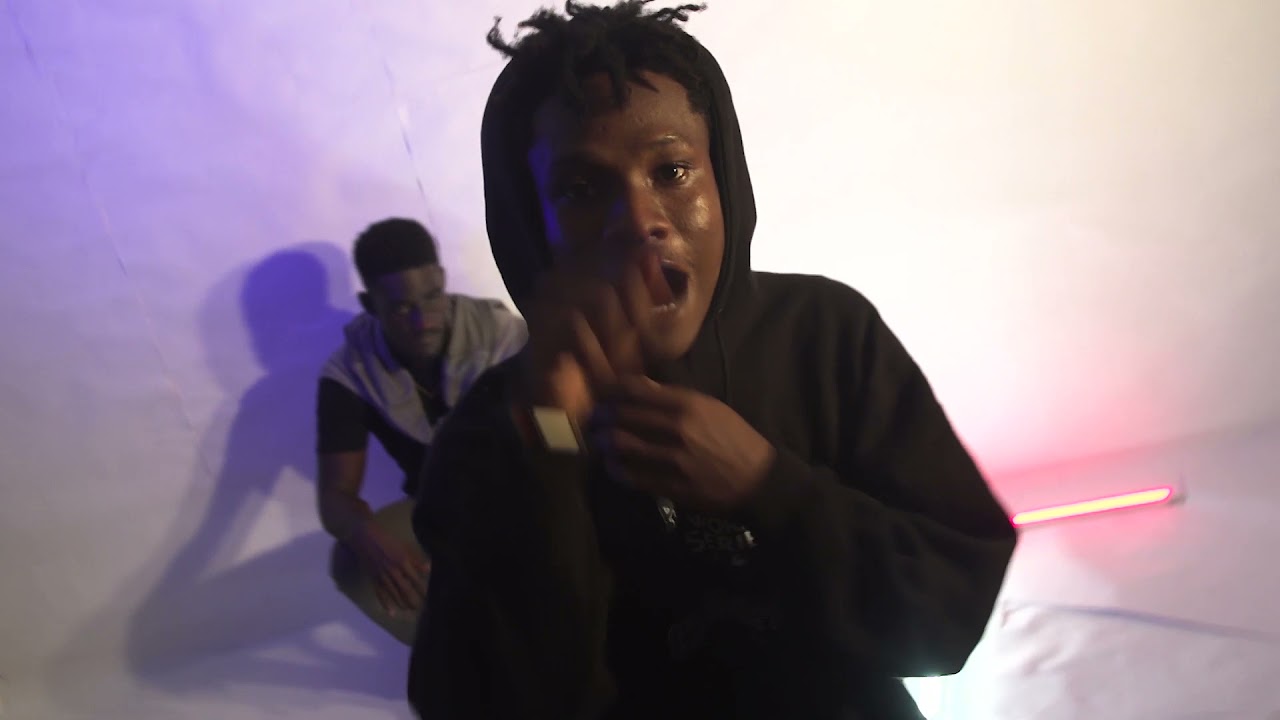 Docwayy-HOODIE ON (Feat.WIL_B) OFFICIAL VIDEO