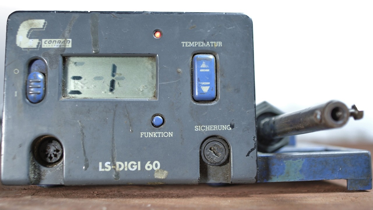 Restoring a German soldering station for precision work