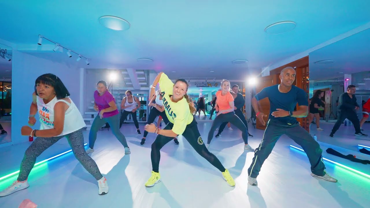 Mueve Tu Cuerpo - Dj Morphius | Zumba Fitness | Electro