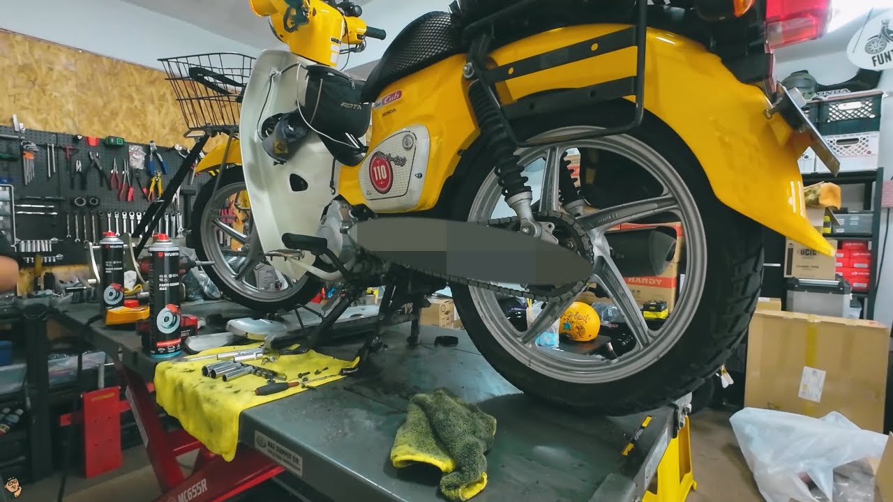 펀스로틀에서 슈퍼커브 뒤 타이어 교체하기