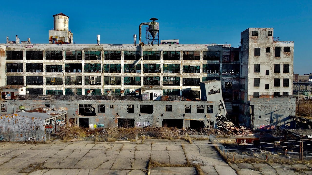 Silent Assembly Lines: Exploring Fisher Body 21 in Detroit
