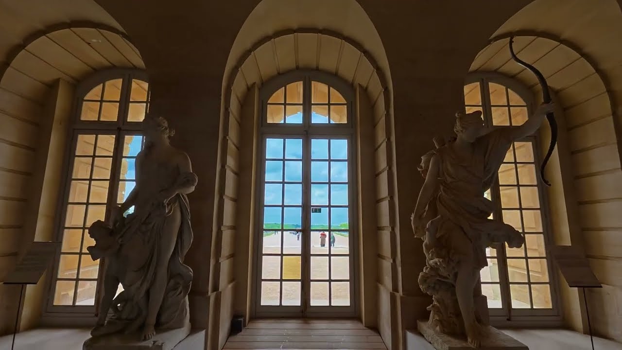Walking tour Versailles indoor