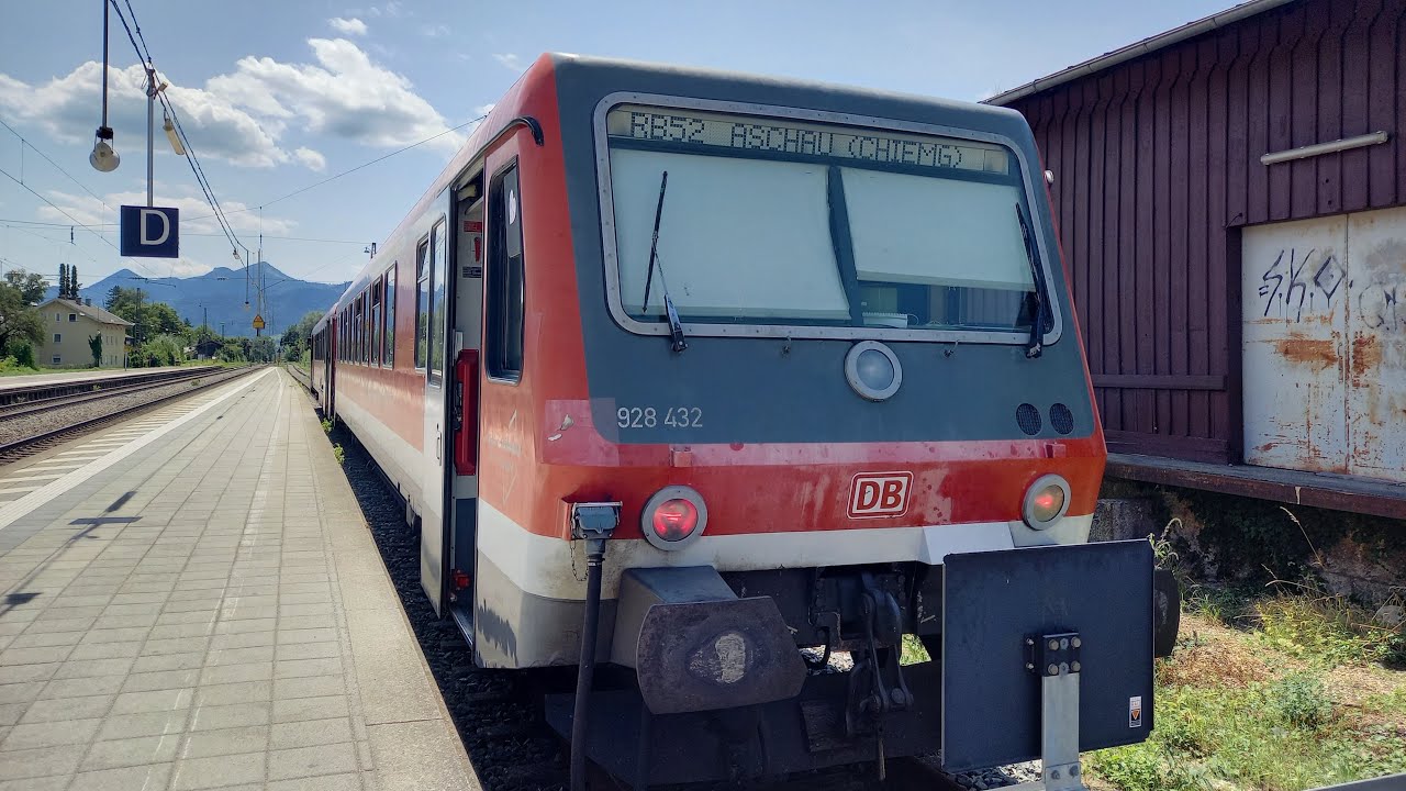 Bahnhof Prien am Chiemsee mit SOB, BR 111, BRB, BR 101,...