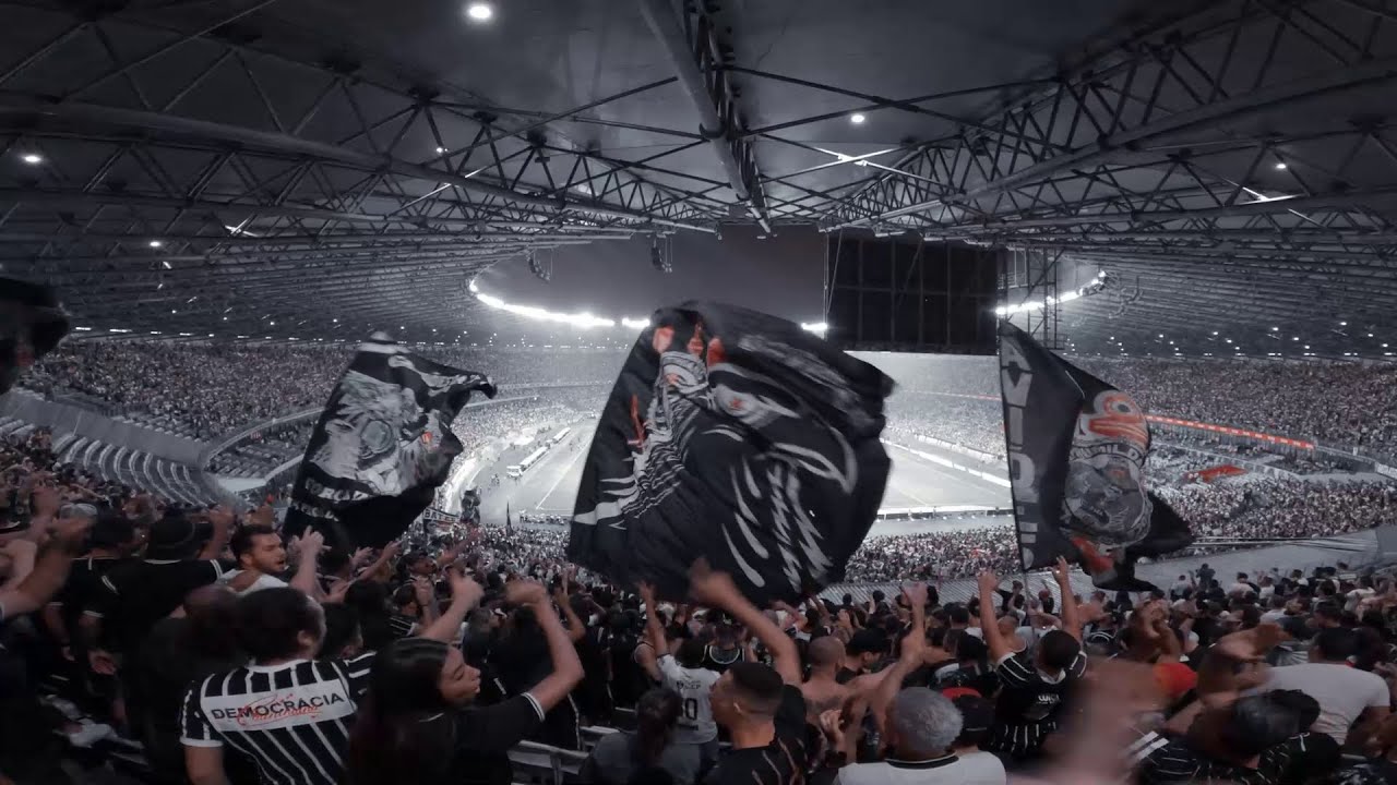 FIEL TORCIDA CALANDO A TORCIDA DO ATLÉTICO NO MINEIRÃO - REAL VIVENCIA ALVINEGRA SEM CORTES