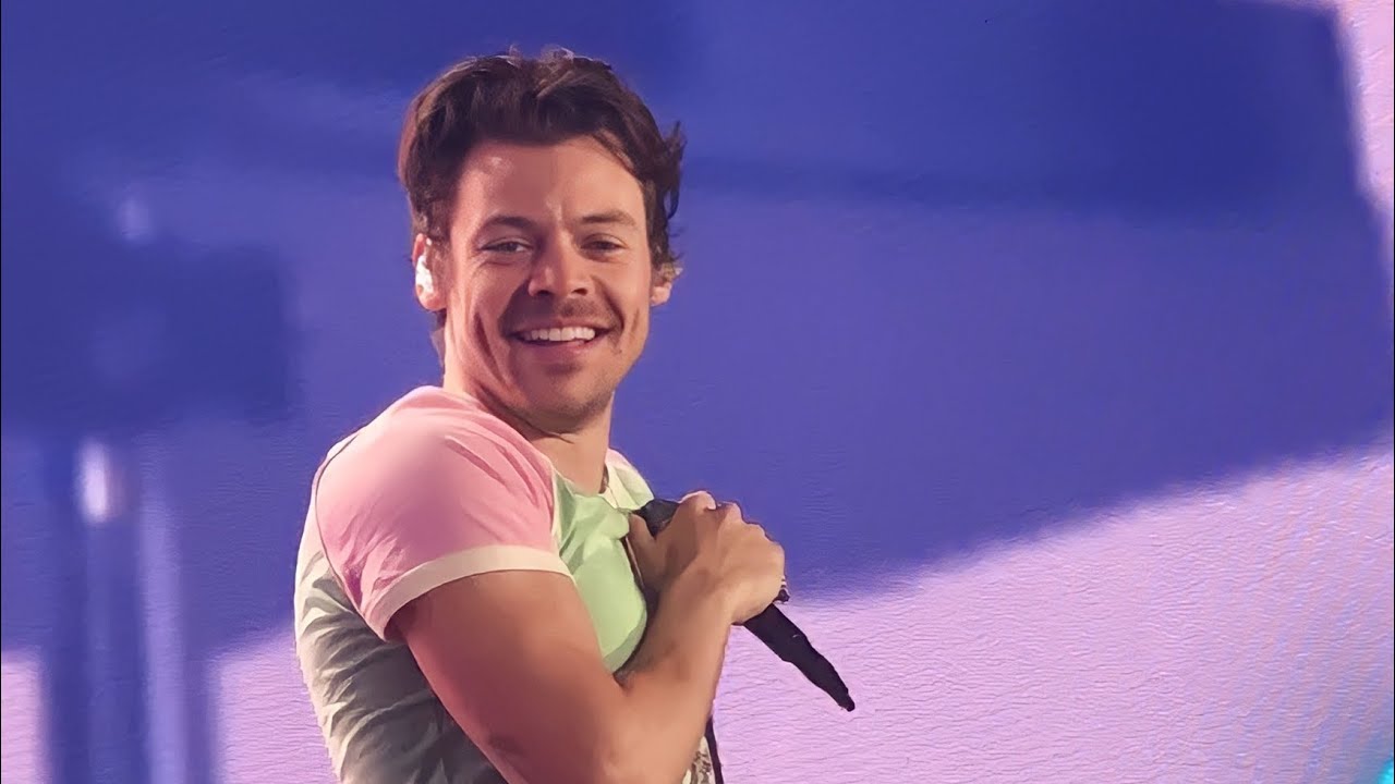 HARRY STYLES HIGHLIGHTS FROM CARDIFF, UK 2