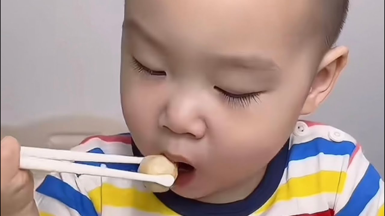 看着你吃饭，连空气都变甜了🍼#自主进食 #宝宝美食 #吃货推荐官 #午餐 