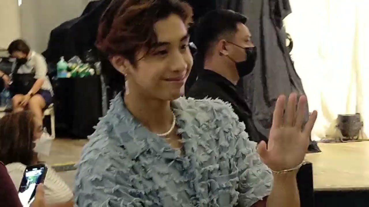 Mahal na Kita by BGYO ( live at Market Market) Nagkagulo ang mga ferzons ng bumaba ang best boys!