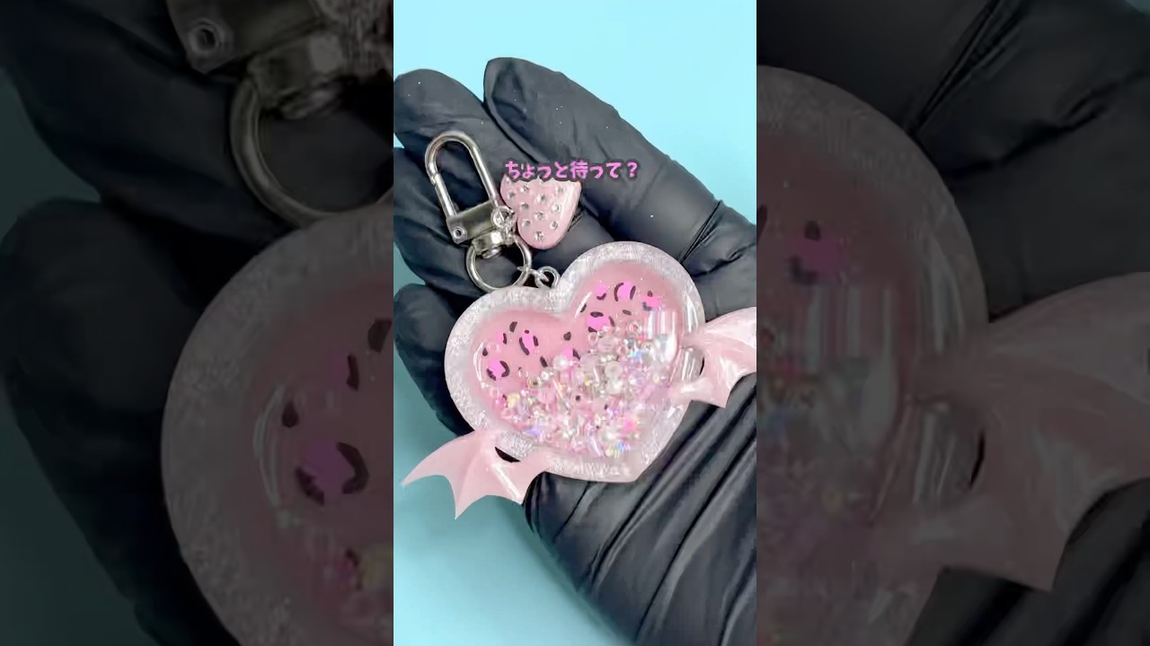 ピンクのヒョウ柄ハートシェイカー💕