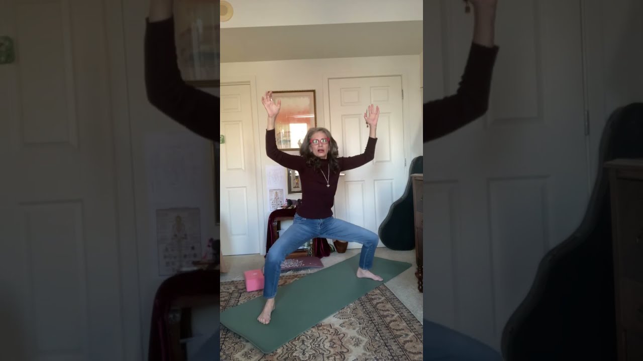 10 minute quick yoga in my jeans by the Mystic yogi