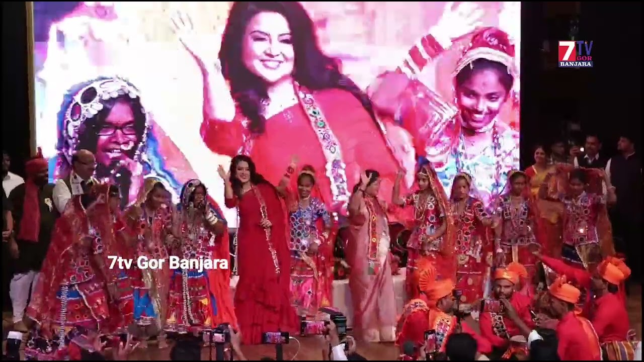 Savitri Bai Super Bhajan CM Devendra Fadnavis Wife Girls Dance Delhi Sevalal Jayanti 7tv Gor Banjara