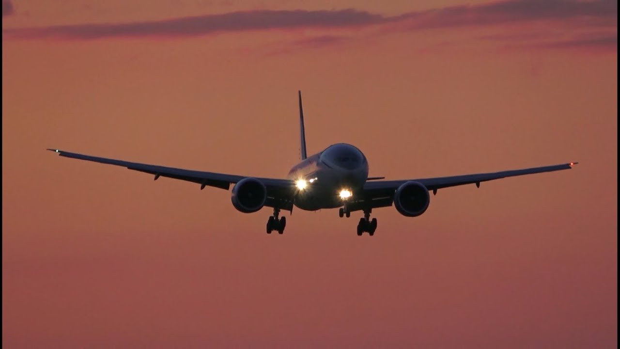 Boeing 777-2KQ(LR) / Aviation Link Company / VP-CAL landing from Nice at LFSB