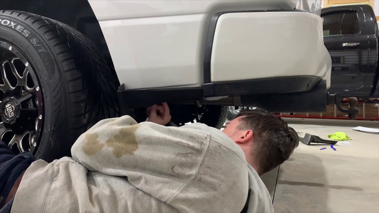 Installing 5th Gen RAM 1500 OEM Style Fender Flares from a Laramie onto my Bighorn